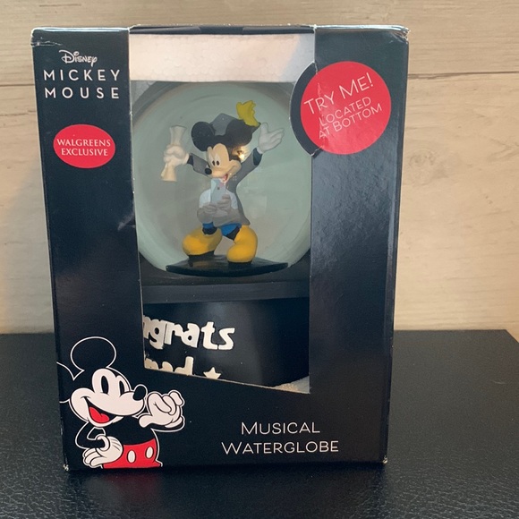 NIB Disney Graduation Mickey Mouse wind-up Musical Water-globe "Congrats Grad" - Picture 3 of 7